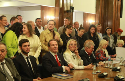 RIK traži hitnu proveru potpisa za listu Bogoljuba Karića