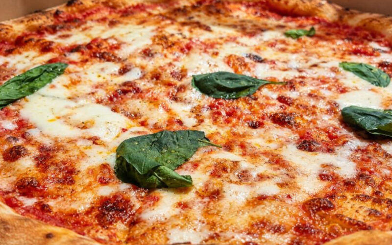 Restoran naplaćuje 1,90 evra samo da iseče picu: Austrijanci počeli da naplaćuju sve