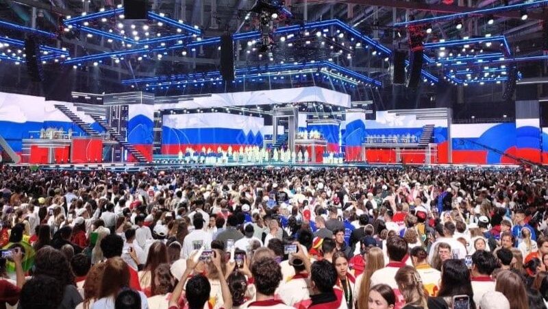 Srbija na Uralu pokazala snagu neutralnosti: Mladi čuvaju most između Evrope i Rusije