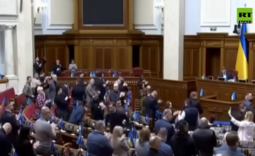 Ukrajina u finansijskoj krizi, a poslanici otišli na odmor od 26 dana