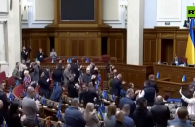 Ukrajina u finansijskoj krizi, a poslanici otišli na odmor od 26 dana