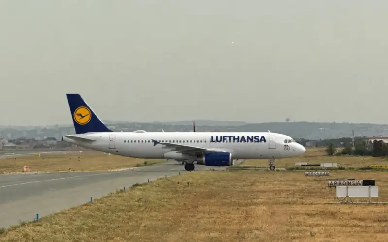 Vatra u avionu Lufthanse: Avion prinudno sleteo u Lion