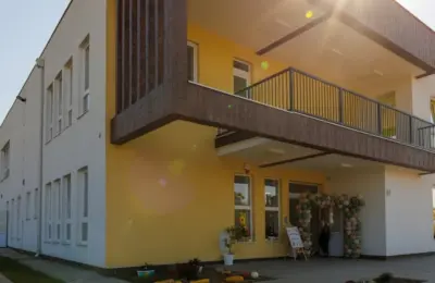 Vrtić „Izvorčić“ spreman za prve mališane: Novi objekat u Mladenovcu prima 140 dece
