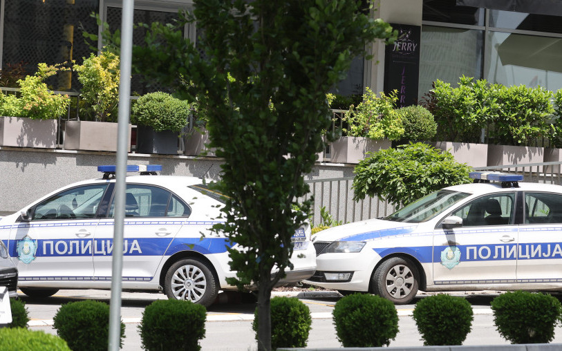 Sukob SNS-a i pristalica Studentske liste u Novom Sadu: Aktivistkinja udarena pesnicom, intervenisala policija