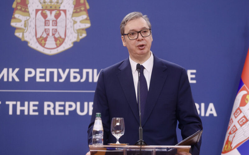 Vučić podneo ostavku: Šta sledi