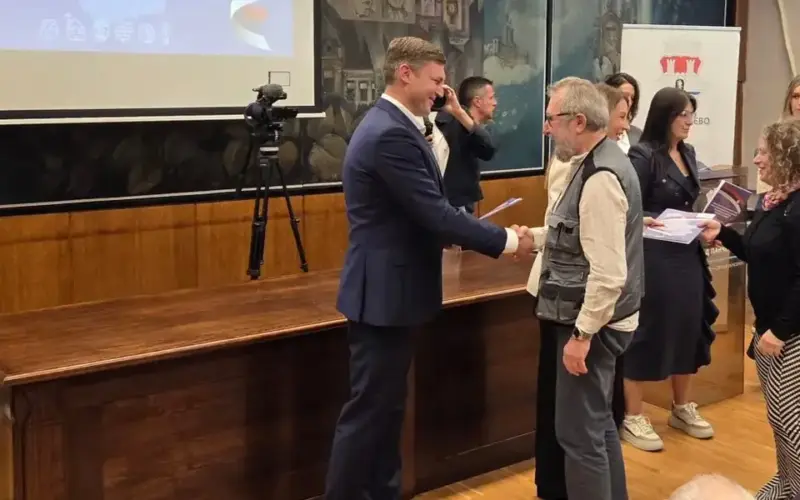 Za toplije domove i niže račune: Uručeni ugovori za 210 porodica u Pančevu