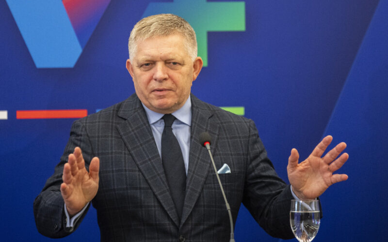 Premijer Slovačke pod virusom, najavio mogući dolazak u Beograd