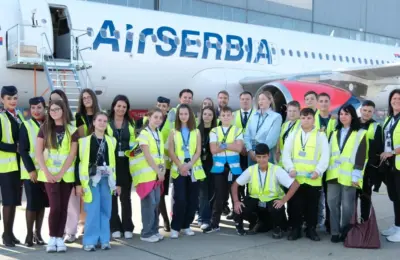 Avionska avantura do Beograda: Air Serbia povela đake sa Kosova i Metohije