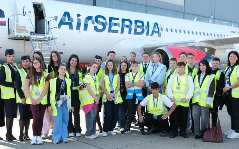 Avionska avantura do Beograda: Air Serbia povela đake sa Kosova i Metohije