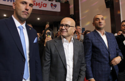 Kampanja sa plakatima koji vređaju Vučića i Šapića ogoljava nemoć opozicije
