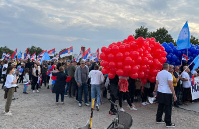 Vučić najavio „veliko iznenađenje“ na predizbornom skupu SNS u Novom Sadu