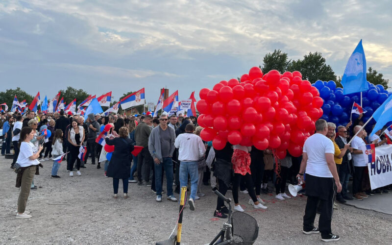 Vučić najavio „veliko iznenađenje“ na predizbornom skupu SNS u Novom Sadu