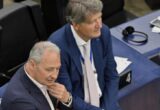 Brandšteter i Šider dolaze da ruše Srbiju: “Nepristrasni” posmatrači iz EP-a već su unapred osudili Vučića, priznali Kosovo i traže priznanje “genocida”