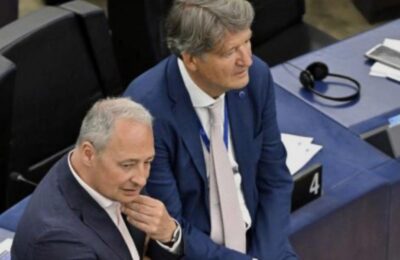Brandšteter i Šider dolaze da ruše Srbiju: “Nepristrasni” posmatrači iz EP-a već su unapred osudili Vučića, priznali Kosovo i traže priznanje “genocida”