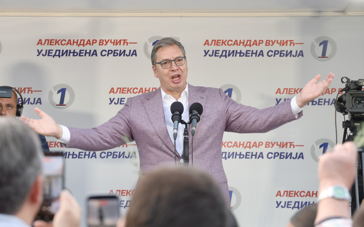Vučić u Kruševcu: Životni standard podignut za dva i po puta, hvala vam na čistoj kampanji