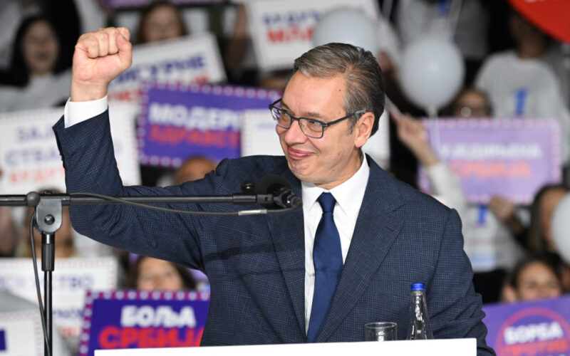 Vučić najavio subvencije za ulaganja u obrazovanje, kritikovao Studentsku listu i N1