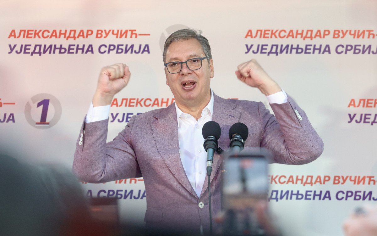Vučić pozvao na skup u Nišu i čestitao SNS-u 18. rođendan