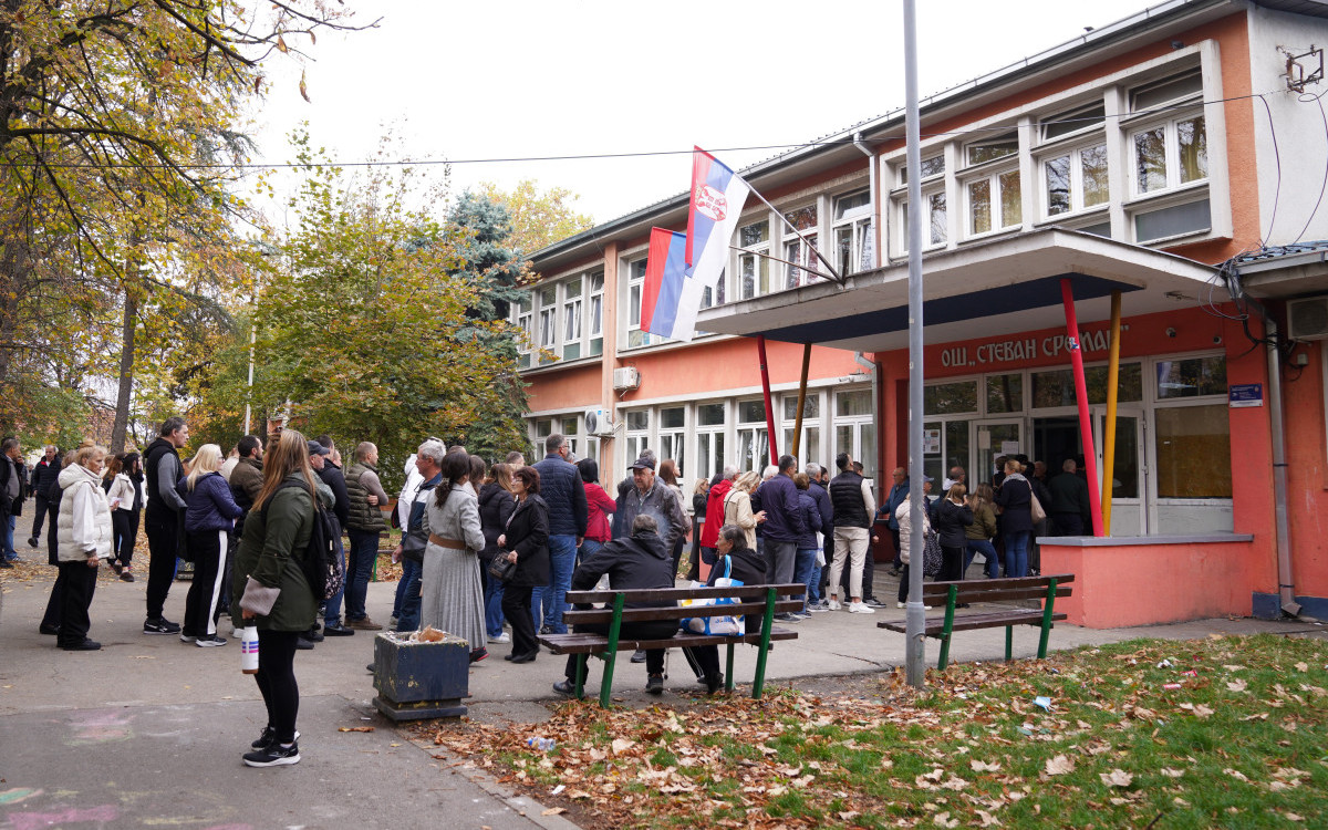 Međunarodni posmatrači: Velika izlaznost pokazuje poverenje u izborni proces