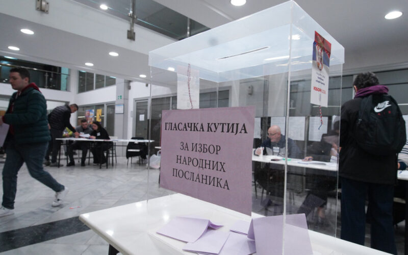 Do 14 časova glasalo 46,4 odsto birača