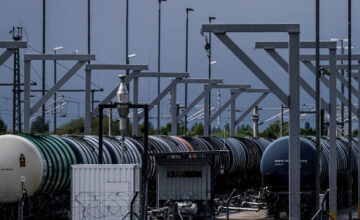 Evropske berze u crvenom, nafta i gas poskupljuju, dok se čeka odluka o kamatnim stopama u