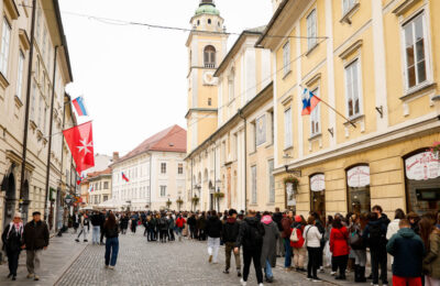 SL 57.756, Ujedinjena Srbija 19.763 glasa