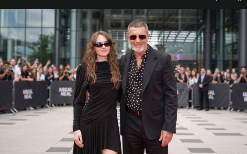 Antonio Banderas i ćerka Stela zajedno na crvenom tepihu: Elegantni, usklađeni i nerazdvojni