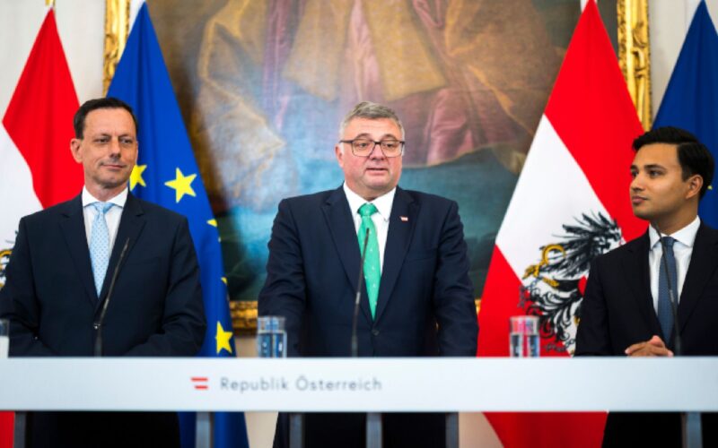 Austrija odlaže duži vojni rok: Koalicija se spori oko devet meseci službe