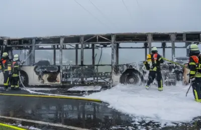 Autobus pun đaka izgoreo u Nemačkoj: Evakuisano više od 30 učenika
