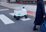Bes na ulicama Amerike: Građani šutiraju i prevrću robote za dostavu