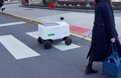 Bes na ulicama Amerike: Građani šutiraju i prevrću robote za dostavu