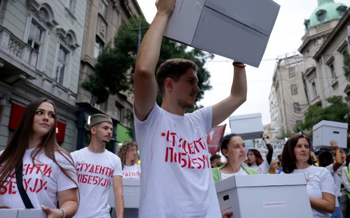Studenti poručili da neće uvoditi sankcije Rusiji, Vučić: Ne bi upravljali ljudi sa liste, već neko iza