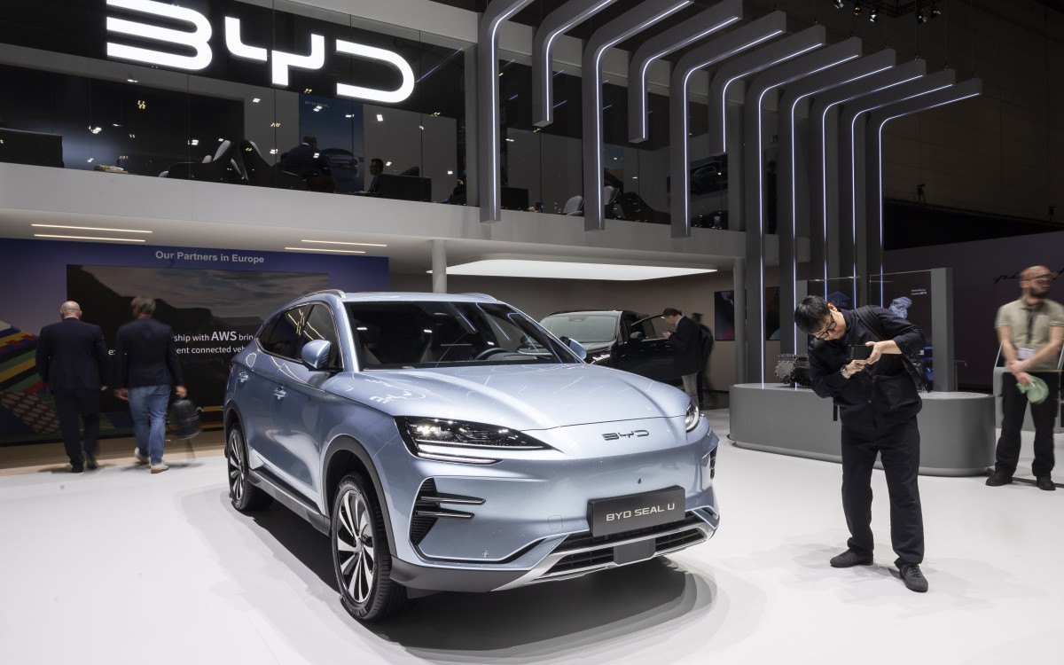 Kineski automobili sve više osvajaju Evropu: Direktor Forda upozorava SAD da pažljivo razmotre otvaranje tržišta