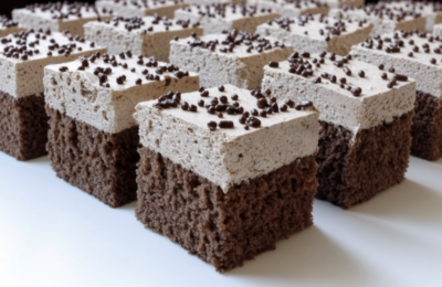 Čokoladne kocke: Sočan kolač s kremastim filom