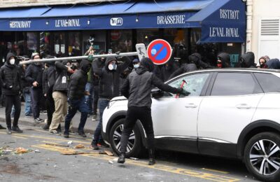 Francuska pod opsadom pred nove proteste: Na ulice izlazi 70.000 policajaca
