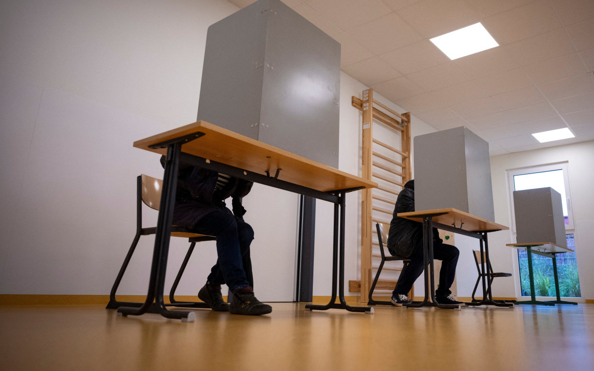 ANKETA NIN-a: Ko s kim (ne) može posle izbora: crvene linije i političke kalkulacije