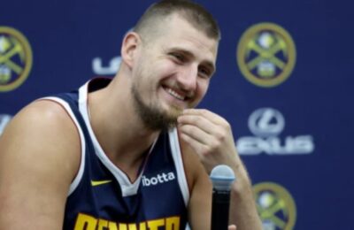 Jokić pokazao klasu pred novu sezonu: Tripl-dabl i pobeda Denvera protiv Čikaga