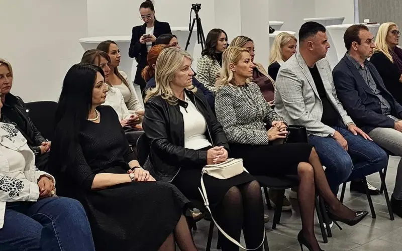 Kampanja „Žene pokreću Srbiju“ u Loznici: Obukom do poslovnih veština