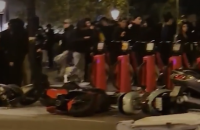 Maskirane grupe palile kontejnere i rušile motocikle u Barseloni