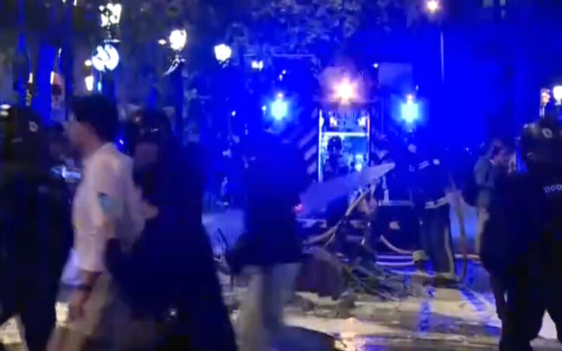 Mladi na ulicama, pozivi preko mreža: Pitanja posle nereda u Barseloni