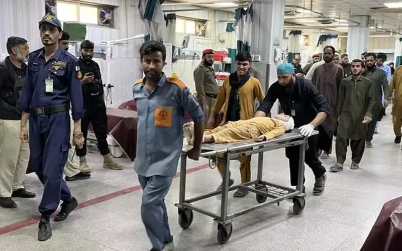 Najmanje 28 dece stradalo u školi u Pakistanu: Spasioci tragaju za preživelima