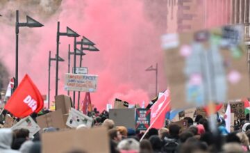 Napetost u Frankfurtu: Policija zaustavljala protestnu kolonu