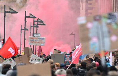 Napetost u Frankfurtu: Policija zaustavljala protestnu kolonu
