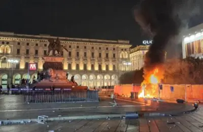 Nasilje potresa italijanske gradove: Maskirani napadači kamenicama napali policiju