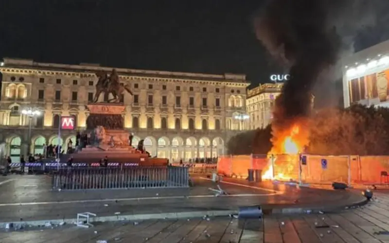 Nasilje potresa italijanske gradove: Maskirani napadači kamenicama napali policiju