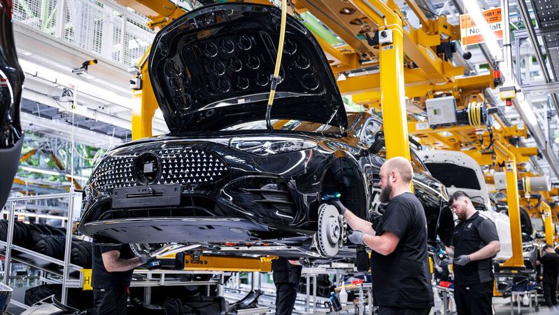 Nemačka industrija ostala bez pola miliona radnih mesta: Državna uprava dobila još 329.000 zaposlenih