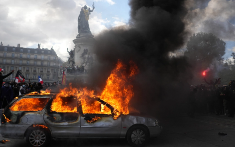 Neredi u Bilbau posle protesta: Goreli automobili i kontejneri, privedeno 16 osoba