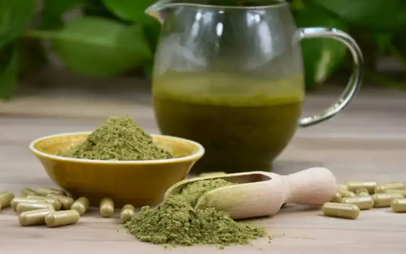 Opasni „legalni opijat“ kratom stigao u austrijske škole: Učenici ga pili krišom u toaletu