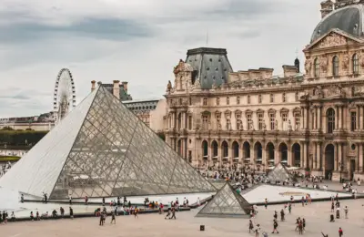 Pariz pred novim protestima: Luvr, Orsej i Pikaso zatvaraju vrata zbog straha od nereda