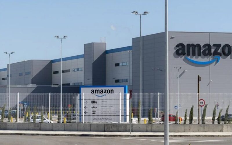 Pobuna zbog nove takse u Austriji: Amazon ide u pravnu bitku, trgovci spremaju tužbe