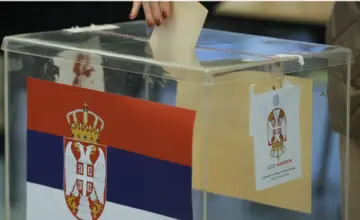 Počeli vanredni parlamentarni izbori: Građani biraju između 18 lista